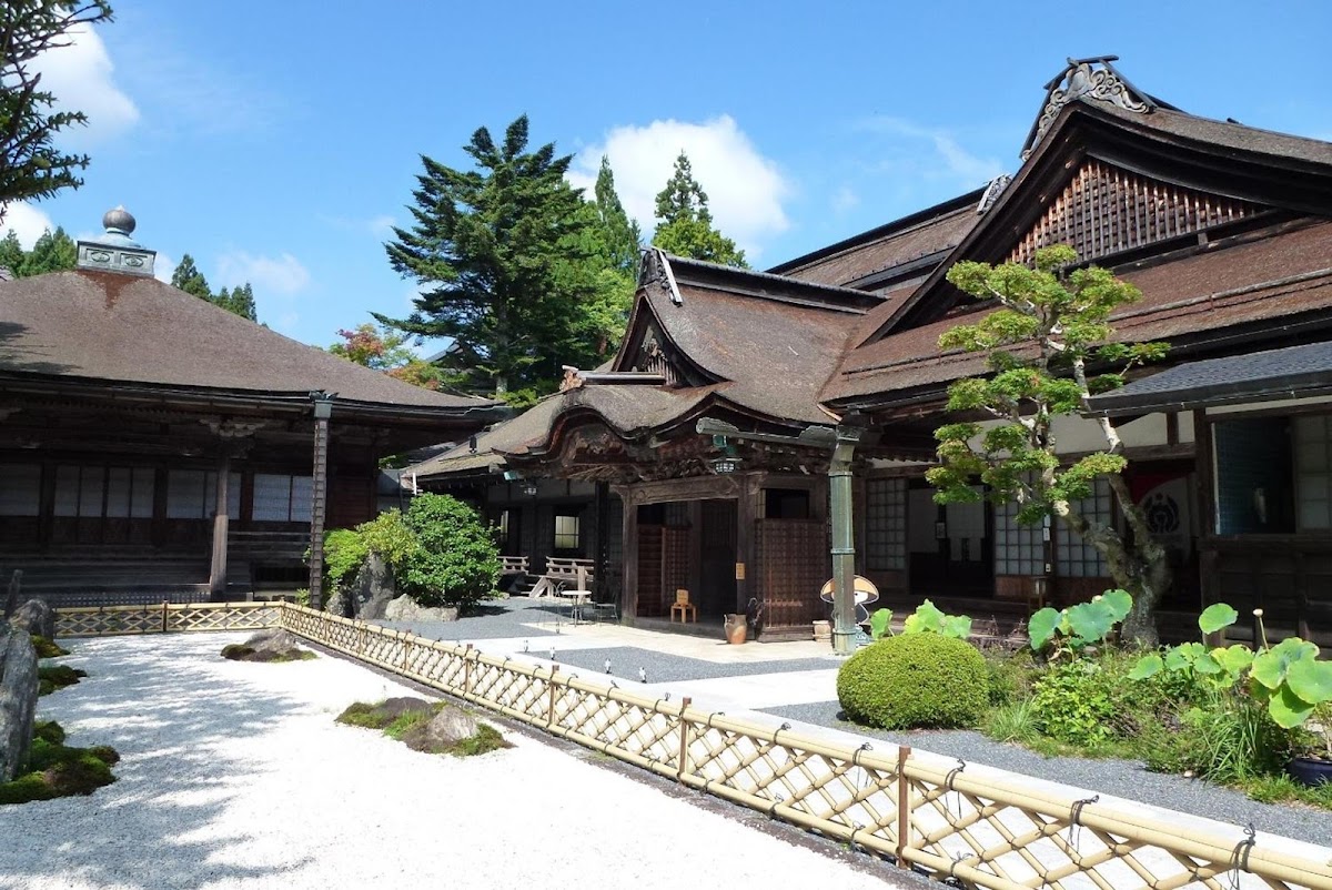 高野山(和歌山県)桜名所完全ガイド2026|見頃・おすすめスポット・宿坊情報