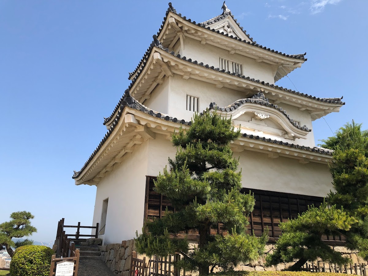 丸亀城の桜
